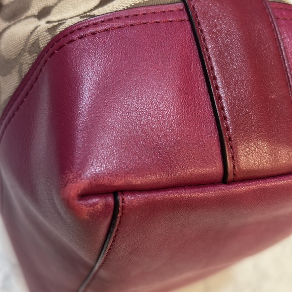 Coach adjustable strap bucket bag EUC! - Picture 5 of 17